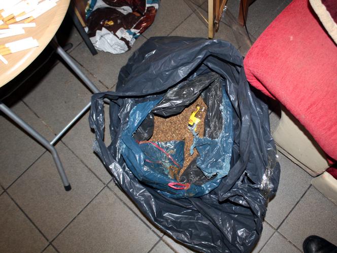 Gruzin miał 111 kg nielegalnego tytoniu za 60 tys. zł!