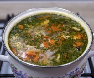 Dodajesz ją do zupy? Może prowadzić do nadciśnienia i otyłości