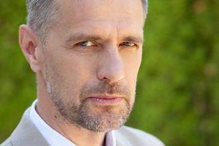 Barwy szczęścia, odc. 2749: Koralow (Paweł Okraska)