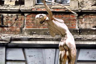 Łuczniczka Nova przed Operą [ZDJĘCIE DNIA]