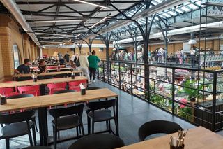 Spółka Hala Targowa Bydgoszcz na sprzedaż! Czy znajdzie się nowy chętny do poprowadzenia tego miejsca? 
