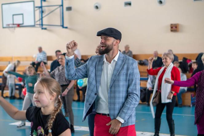 Na imprezie Babcie i Dziadkowie z Łukowa i okolic bawili się wspólnie ze swoimi dziećmi i wnuczętami