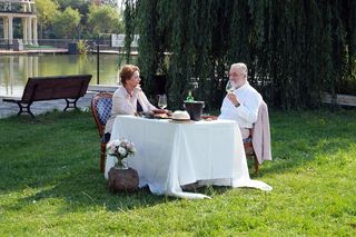 Barwy szczęścia, odcinek 3114. Józefina Rawiczowa (Elżbieta Jarosik), Andrzej Zastoja-Modelski (Leon Charewicz)