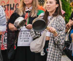 Głośny protest na Rynku we Wrocławiu przeciwko działaniom Izraela.„To nasz moralny obowiązek”
