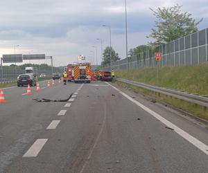 Wypadek śmiertelny na autostradzie A4 pod Tarnowem. Osobówka zderzyła się z autobusem