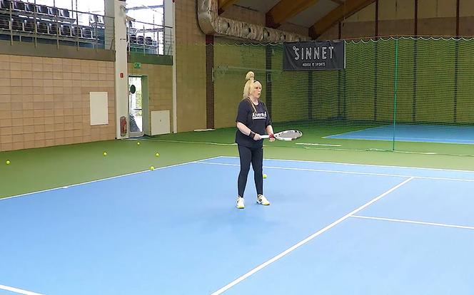 Maryla Rodowicz gra w tenisa