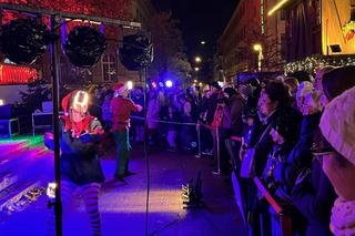 Betlejem Poznańskie 2023. Zimowe Fire Show na placu Wolności w Poznaniu