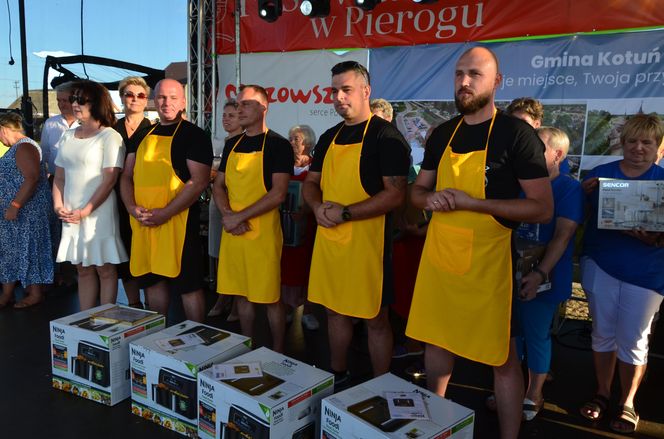W konkursie na najlepsze pierogi w powiecie Siedleckim w 2025 roku zwyciężył męski zespół KGW „Sami Swoi” z Kotunia! 