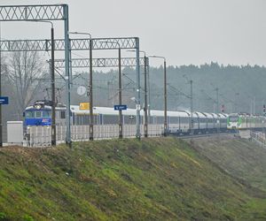 Uszkodzone linie kolejowe pod Dęblinem i w Puławach