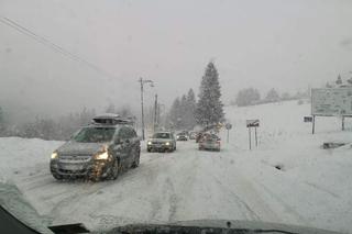 Dachowania, kolizje, wypadki, sparaliżowane drogi. Na Podhalu trwa zimowy armagedon!