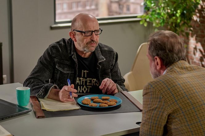 Na Wspólnej, odcinek 4039: Smolny (Łukasz Konopka), Artur (Janusz Chabior)