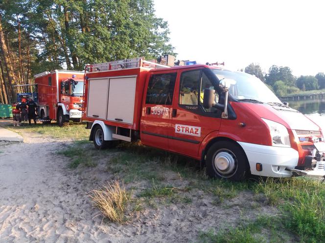 Tragiczny finał poszukiwań 19-latka w jeziorze pod Bydgoszczą [ZDJĘCIA]