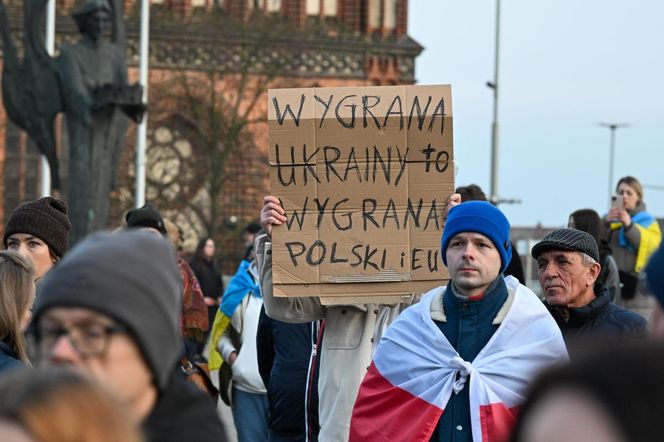 Demonstracja "Trzy lata w obronie Ukrainy" na pl. Solidarności