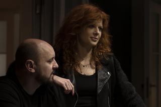 Kod genetyczny odc. 4. Tomasz Skowroński (Adam Woronowicz), Iza Berger (Karolina Gruszka)