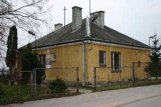 Wymiana dachu z eternitu 2025. Jak usunąć pokrycie dachowe z azbestem? Jakie dofinansowanie do usuwania azbestu?