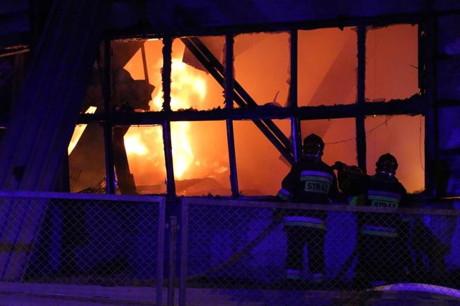 Wielki pożar w fabryce. Na miejscu było 46 zastępów straży pożarnej