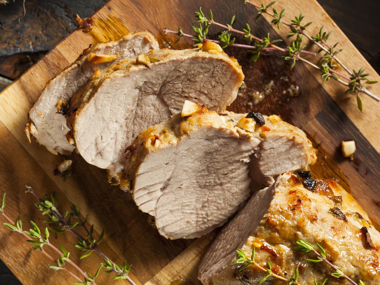 Pieczeń ze schabu - jak przygotować schab pieczony z warzywami?