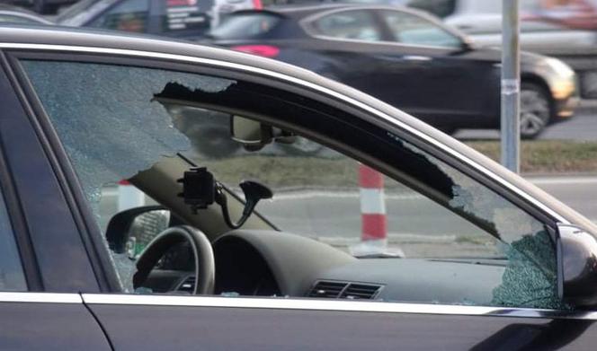 Napadli na samochód, w środku było złoto i dolary! 72-latek stracił łącznie 200 tys. zł