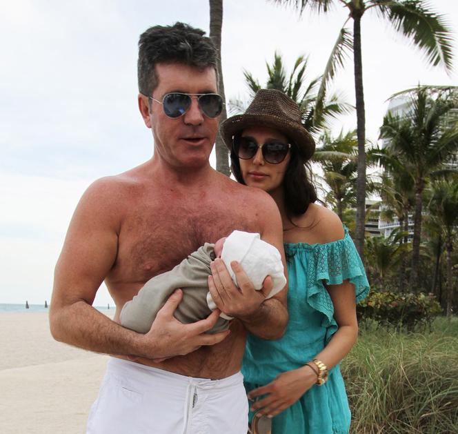 Simon Cowell: DZIECKA menedżera One Direction pierwszy raz na plaży :) ZDJĘCIA