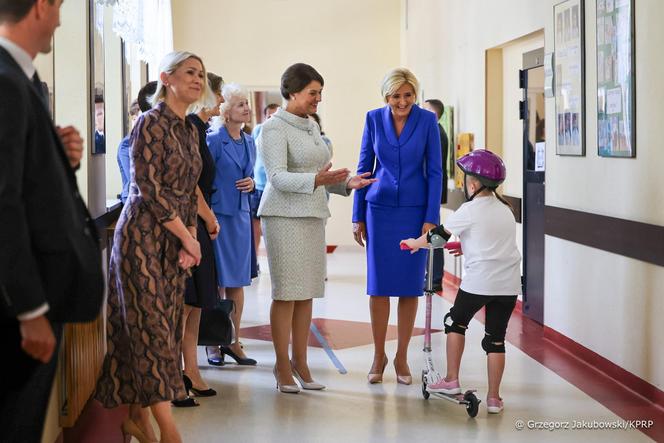 Ludzie byli w szoku jak zobaczyli w co ubrała się Agata Duda! Nowy wygląd robi wrażenie