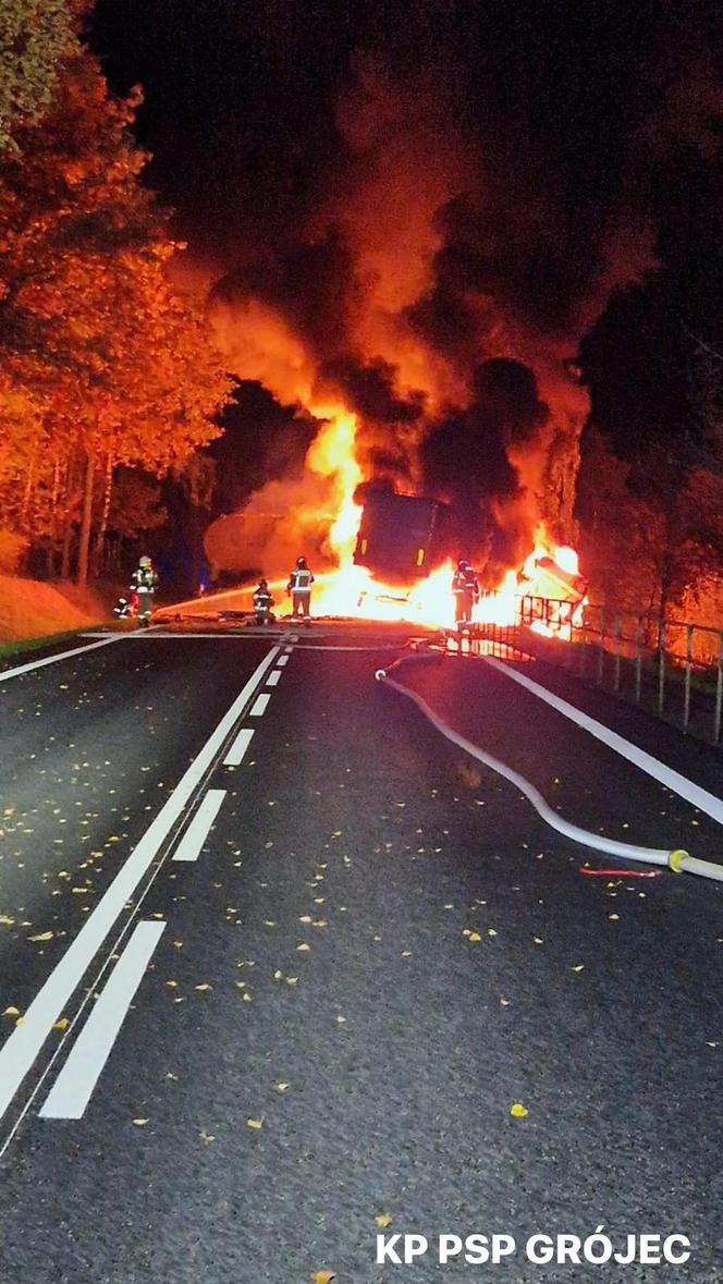 Śmiertelny wypadek pod Grójcem na DK 50 - Zderzyły się dwie ciężarówki