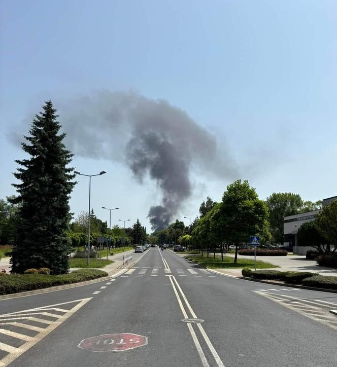 Pożar w fabryce chemicznej w Oświęcimiu. Słup czarnego dymu nad miastem