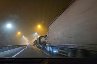 Kolejka torów czekających na odprawę sięga Głuchowa