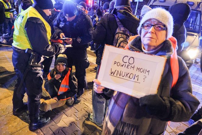 Blokada Ostatniego Pokolenia na Wisłostradzie (13.12.2024)