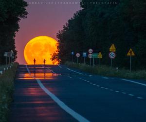 Obłędne zdjęcia pełni Księżyca na Dolnym Śląsku. Ale sztos!