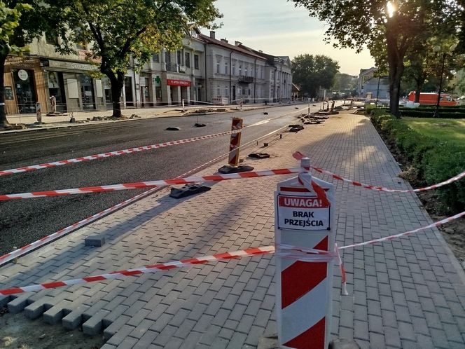 Siedlce: trwa budowa nowej nawierzchni na skrzyżowaniu ulic Piłsudskiego, Floriańskiej, Starowiejskiej i Kościuszki