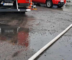 Zalane posesje, zerwany dach, przewrócony tir. Leszno i region po załamaniu pogody