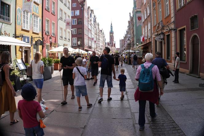 Tłumy turystów w Gdańsku. Ulice pękają w szwach