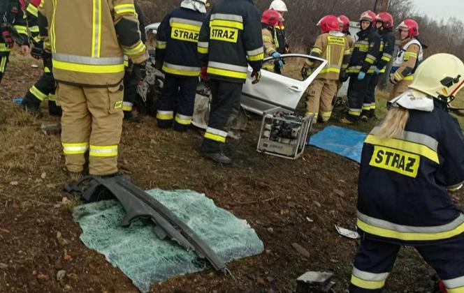 Wypadek w Osinach na przejeździe kolejowym