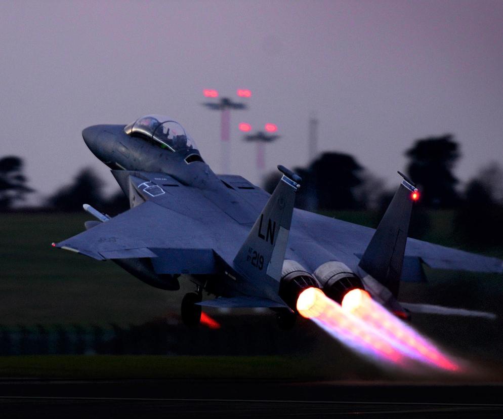 Bombowce B-1B Lancer i myśliwce F-15E Strike Eagle. Amerykańskie narzędzia precyzyjnego ataku odwetowego