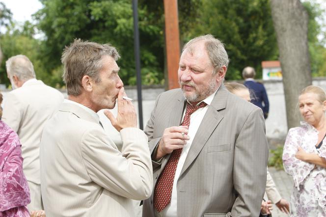 Blondynka. Wójt Traczyk (Andrzej Grabowski), Pula Hula (Krzysztof Kiersznowski)