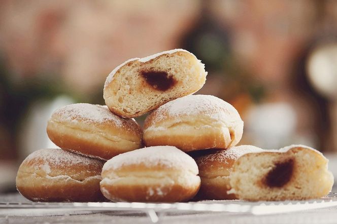 Tłusty czwartek 2025. Tyle w tym roku trzeba będzie zapłacić za pączki 