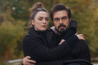 Dziedzictwo odcinki 652-658. Yaman uratuje Nanę i nie pozwoli ukochanej na wyjazd. To on zabije Idrisa?Streszczenia odcinków od 11-17.08.2025  - ZDJĘCIA