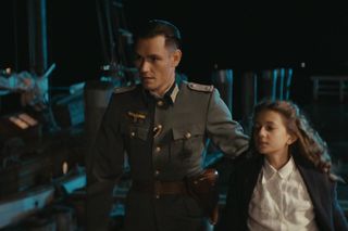 Zatoka szpiegów 2, odcinek 15. Franz (Bartosz Gelner), Jadzia (Ninel Kos)