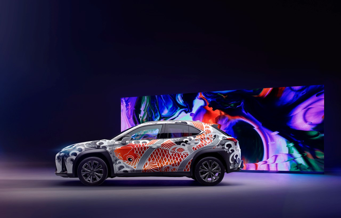 Wytatuowany Lexus UX