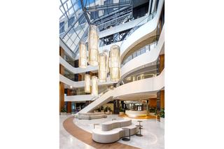 Nowa aranżacja lobby WTT Warsaw Trade Tower. Projekta lobby MIXD 