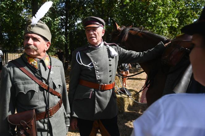 Piknik kawaleryjski w Łazienkach Królewskich