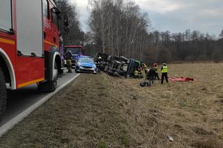 Betoniarka runęła do rowu. Groźny wypadek pod Piasecznem