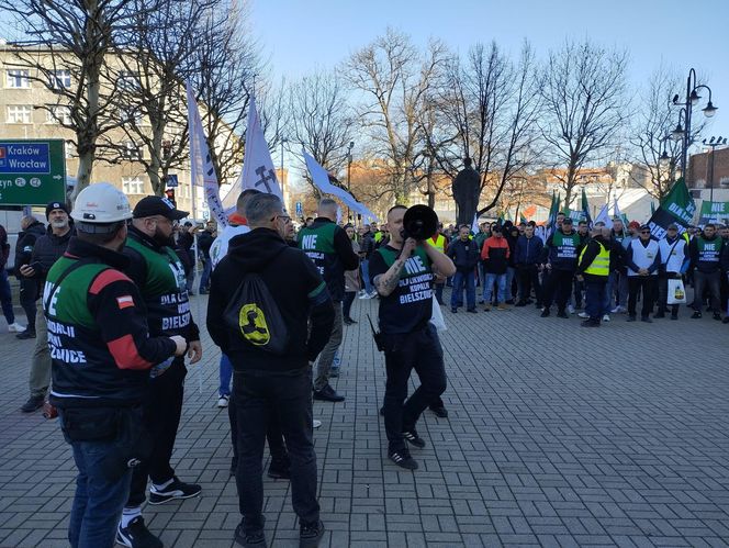 Górnicy protestowali pod ministerstwem przemysłu w Katowicach przeciwko likwidacji KWK Bielszowice