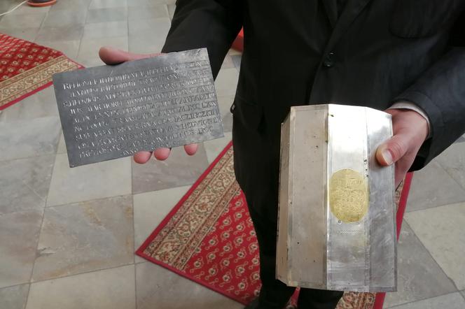 Szkatuła ze szczątkami św. Jadwigi, którą znaleziono u podstaw jej sarkofagu