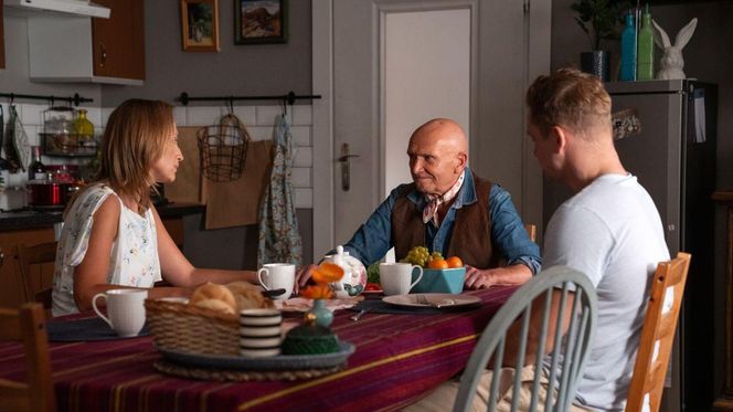 Barwy szczęścia odc. 3109. Tolek (Marek Siudym), Asia (Anna Gzyra), Hubert (Marek Molak)