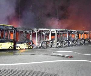 ZTM: Utrudnienia po nocnym pożarze autobusów