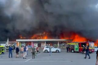 Rosjanie zbombardowali centrum handlowe pełne ludzi. Dużo ofiar, nagrania przerażają