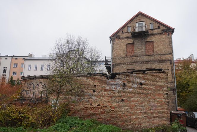 Opuszczona zabytkowa kamienica przy ul. Sienkiewicza w Białymstoku