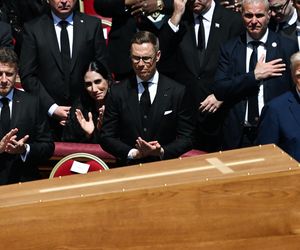 Trump powiedział to do Macrona na pogrzebie! Nie powinieneś tu być