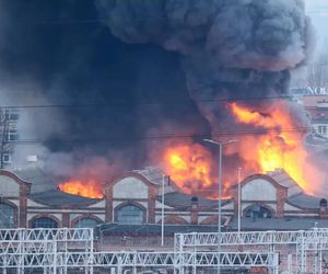 Płonie zabytkowa hala w Gdańsku. 60 osób zostało ewakuowanych. Miasto wydało ważny apel